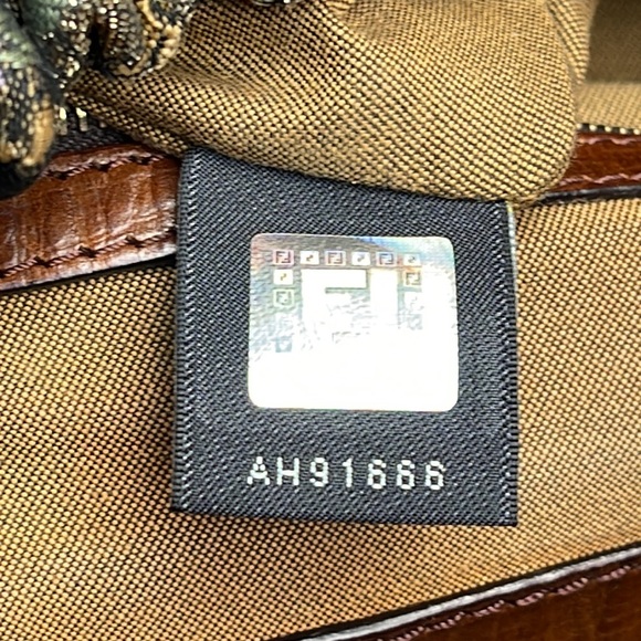 FENDI EUC TOBACCO PEQUIN STRIPES FABRIC AND LEATHER MAGIC SHOULDER BAG RARE FIND - Picture 17 of 17